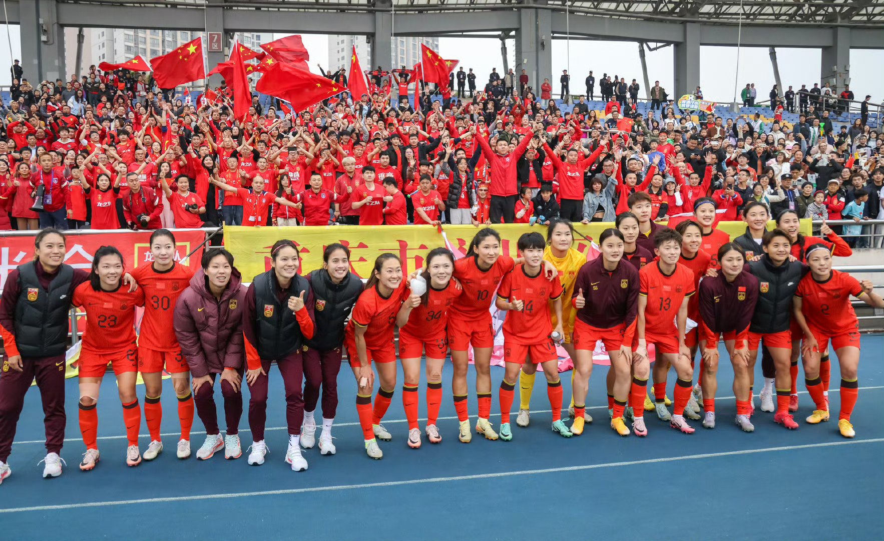 开云体育官方网站-足球比赛胜利之夜：女足掀起一波又一波热潮的简单介绍