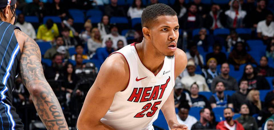 猛龙全队发挥亮眼，实力击败对手取胜