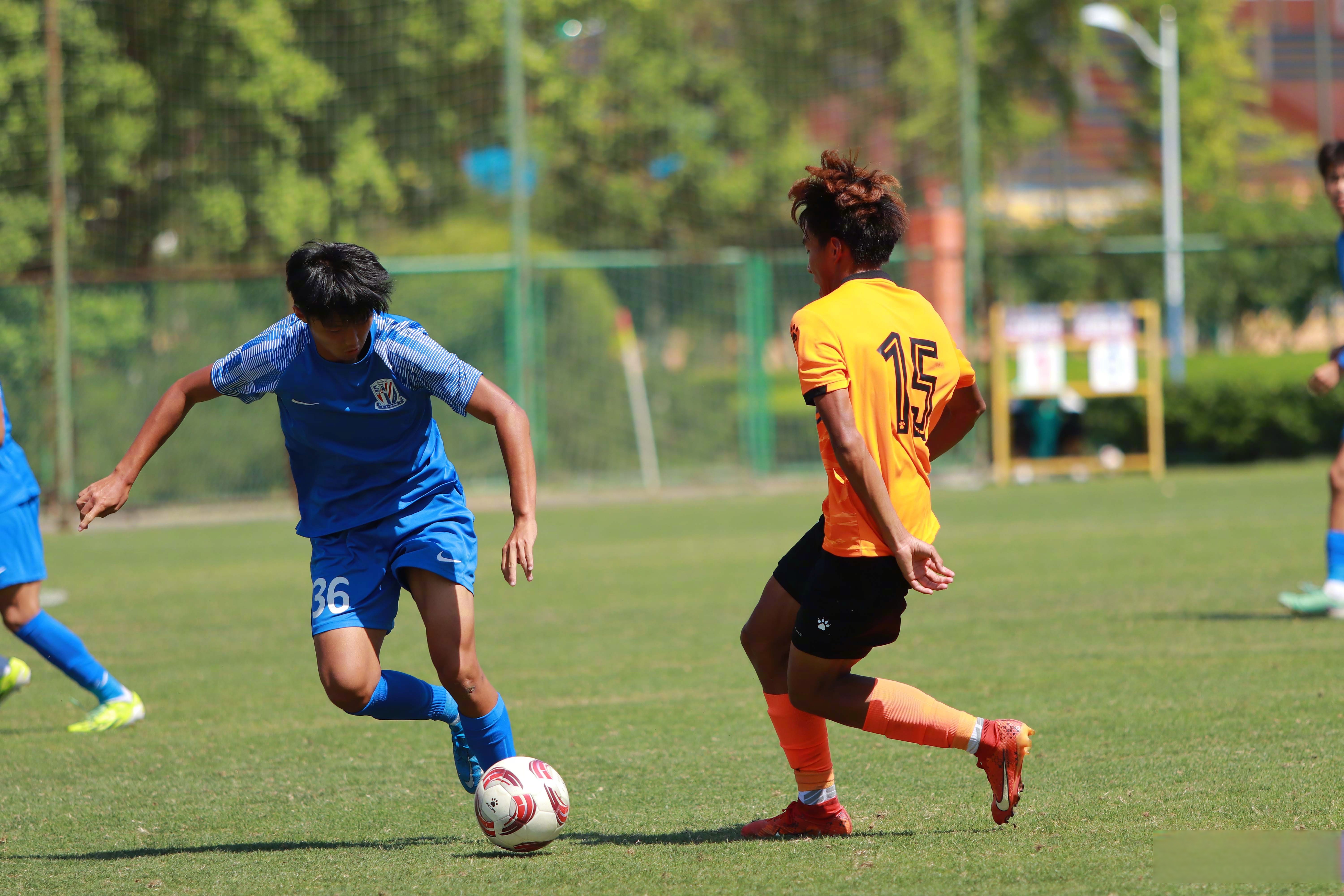 队伍的足球女队员焕发出色，夺得国际比赛冠军的简单介绍