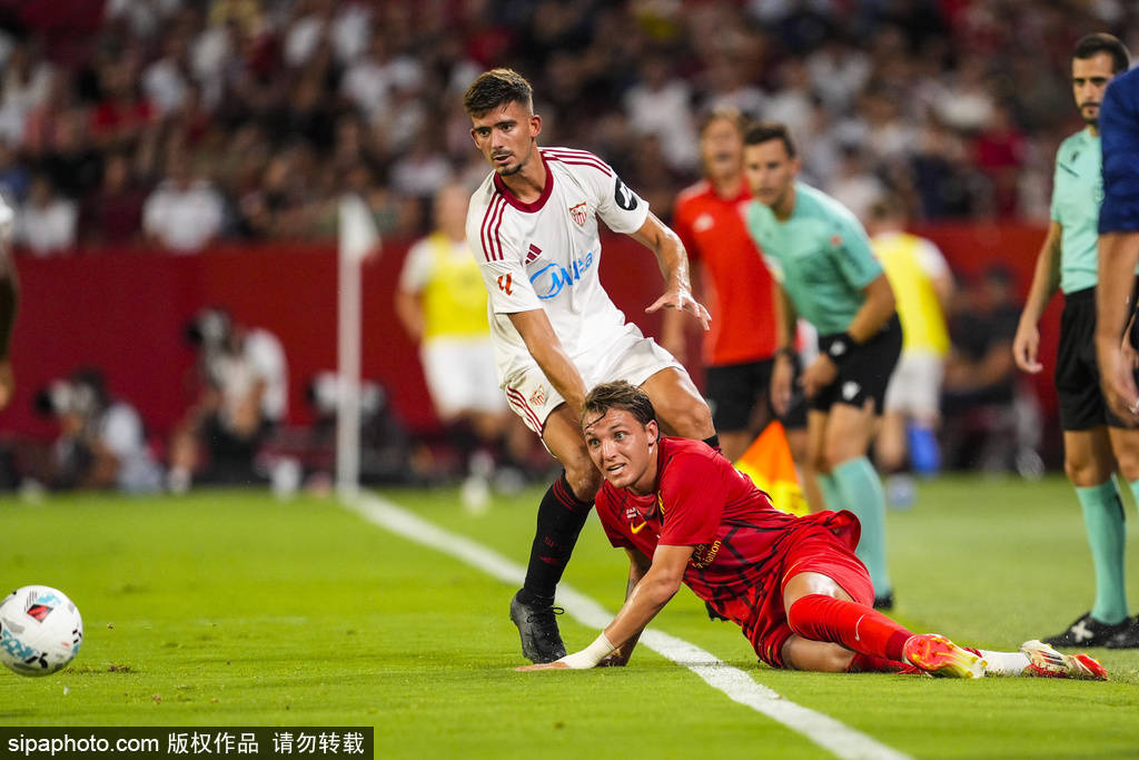 开云APP-塞维利亚连输两场，主帅急需调整战术