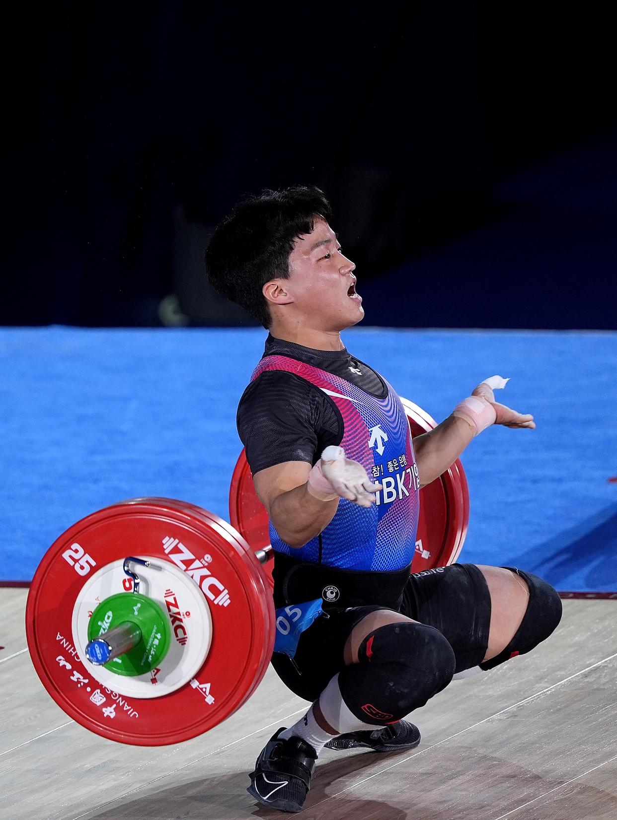 开云平台-德国举重选手打破男子77公斤级世界纪录，力量惊人