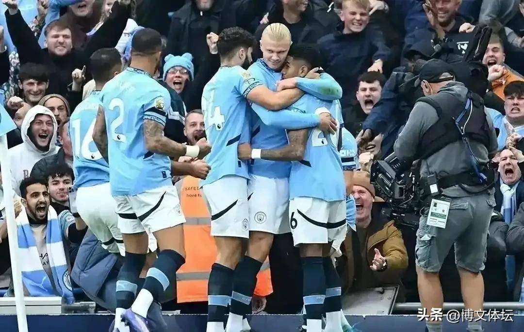 曼城冲击联赛榜首,球员士气高昂 曼城冲击联赛榜首,球员士气高昂