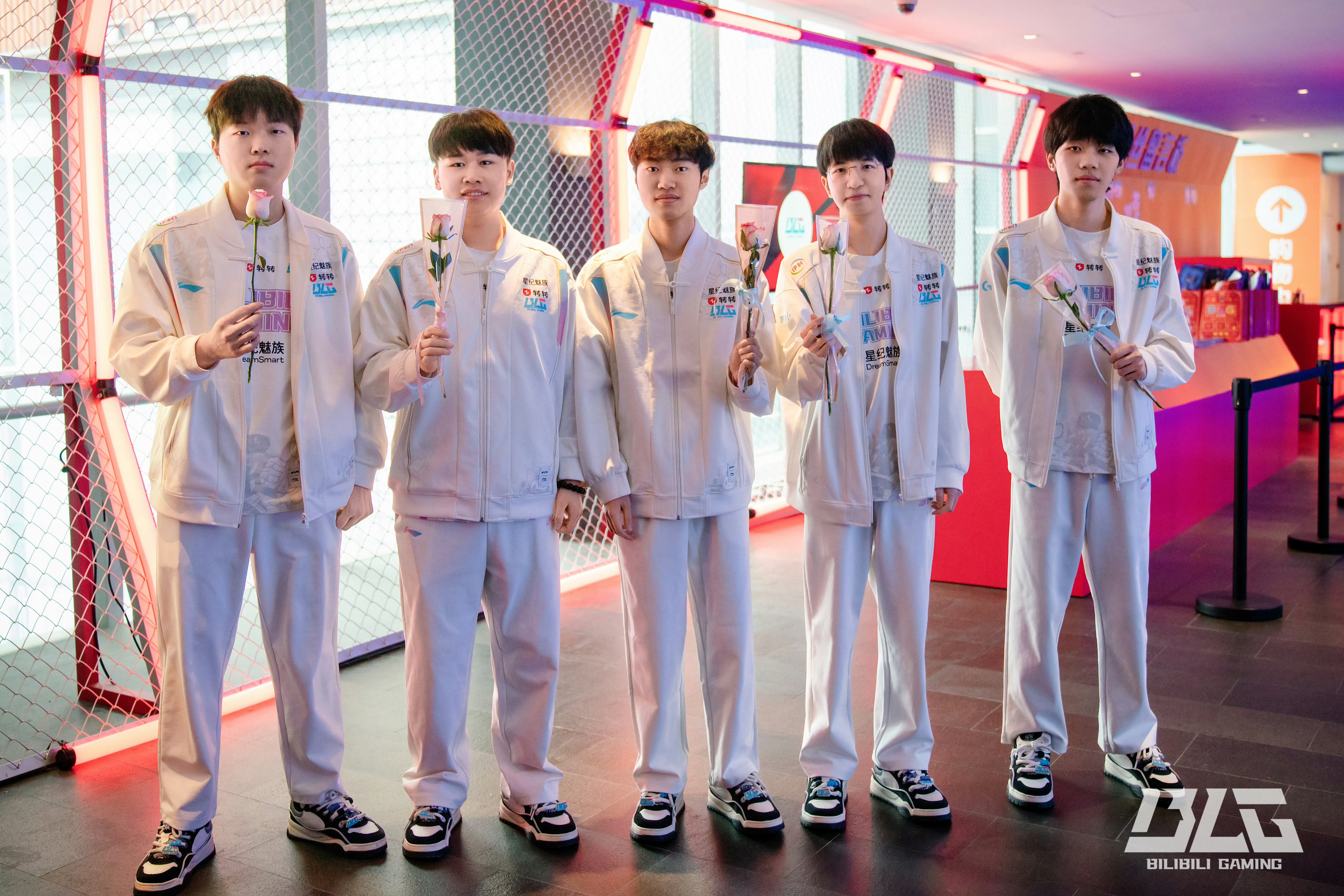 开云下载-包含IG绝地反击BLG，Xiaohu爆发神勇的词条