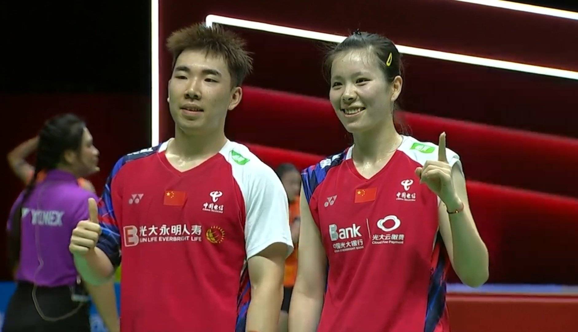 中国队翻盘印尼队,李梓嘉刷新纪录 中国队翻盘印尼队,李梓嘉刷新纪录